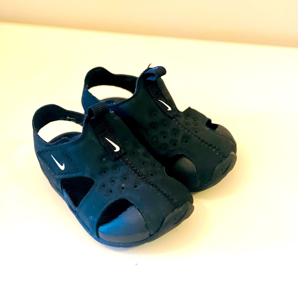 Nike Boys Infant Toddler Sandal Size 4c